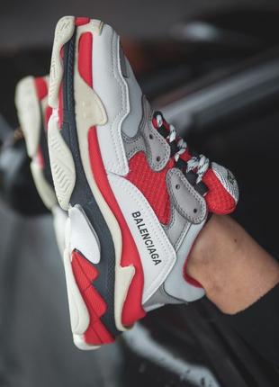 Кроссовки triple s