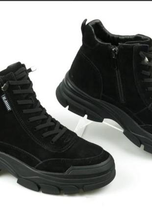 Демісезонні жіночі чорні замшеві черевики, lonza, натуральная замша3 фото