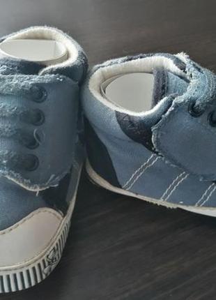 Дитячі кросівки