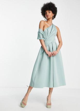 Асиметрична сукня з обʼємною спідницею