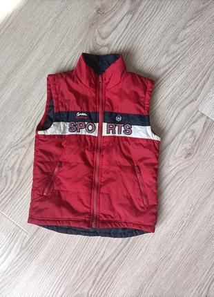 Жилетка, безрукавка червона на хлопчика 5р. 110/116см