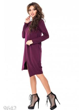 Фиолетовое свободное платье до колен с имитацией запаха2 фото