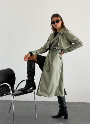 Женское демисезонное классическое пальто тренч универсального размера из экокожи оливкового цвета9 фото