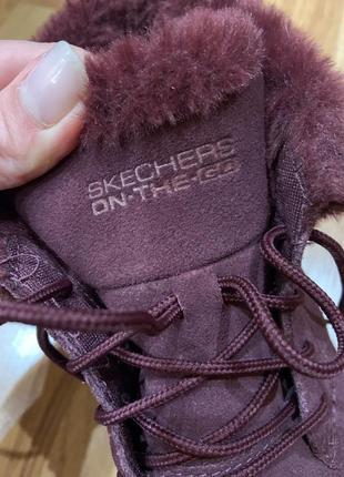 Ботинки жіночі skechers on-the-go бордові10 фото