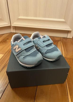 Кросівки new balance 273