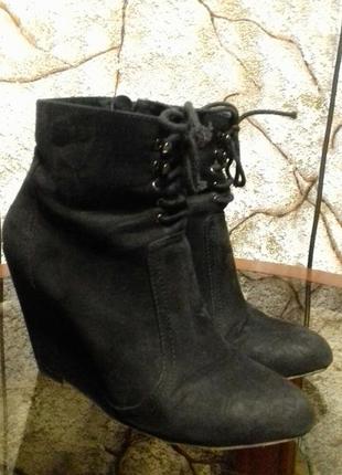 Черевики на танкетці. весняно - осінній варіант.