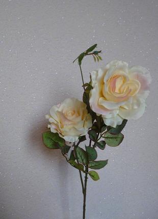 Искусственные цветы розы (кремовые)1 фото
