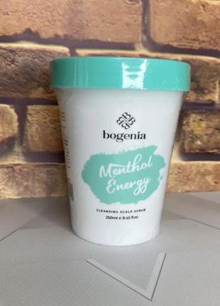 Очищающий скраб на основе морской соли и ментола обеспечит глубокое очищение кожи головы