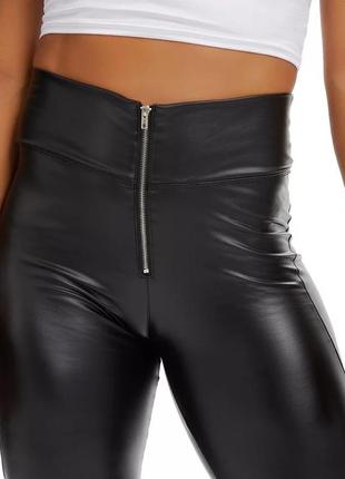 Черные кожаные брюки лосины на молнии2 фото