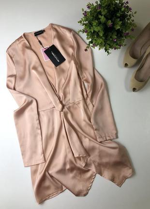 Платье prettylittlething размер с{8} новое