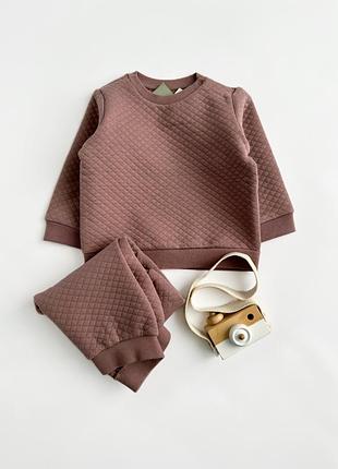 Стьобаний костюмчик для дівчинки