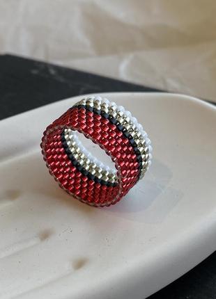 Стильное кольцо из бисера