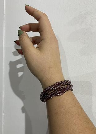 Колье из бусин на магнитной застежке