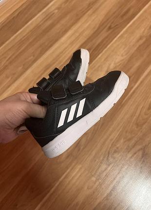 Adidas кроссовки