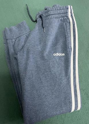 Спортивные штаны adidas