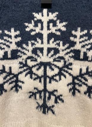 Очень красивый и стильный брендовый вязаный свитер.10 фото