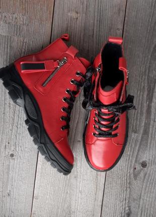 Натуральні шкіряні червоні жіночі черевики осінні у стилі тімберленд тракторна підошва осінні демі2 фото