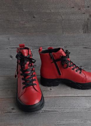 Натуральні шкіряні червоні жіночі черевики осінні у стилі тімберленд тракторна підошва осінні демі3 фото