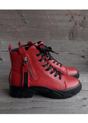 Натуральні шкіряні червоні жіночі черевики осінні у стилі тімберленд тракторна підошва осінні демі1 фото