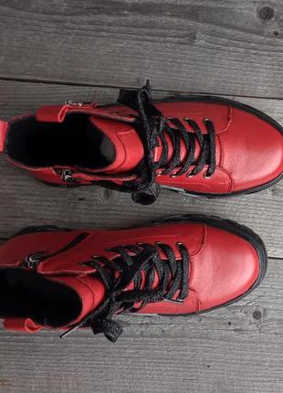 Натуральні шкіряні червоні жіночі черевики осінні у стилі тімберленд тракторна підошва осінні демі4 фото