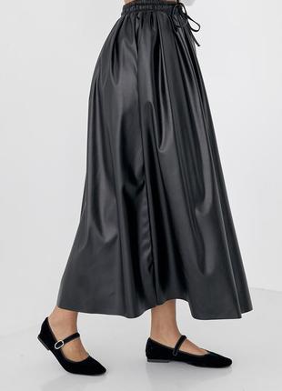 Женская юбка фасона полусолнце из эко кожи.5 фото