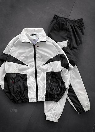 Спортивный костюм черно белый