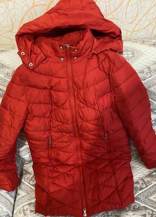 Куртка женская теплая красная (пуховик с капюшоном, курточка зимняя удлиненная)5 фото
