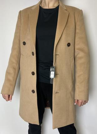 Мужское новое пальто коричневое песочное1 фото