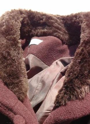 Итальянское шерстяное пальто бойфренд с меховым воротником.6 фото