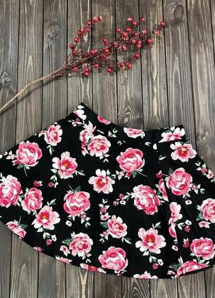 Стильная юбка с цветочным принтом1 фото