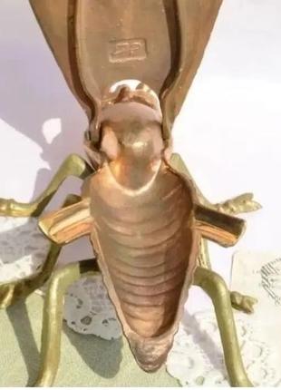 Цікава, рідкісна попільничка муха! бронза. пепельница.