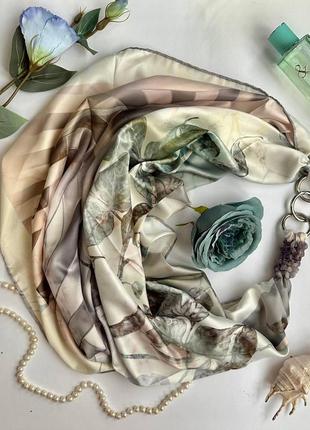 Дизайнерский платок "ванильное  небо"   от бренда my scarf,  вип коллекция, украшен натуральным камнем4 фото
