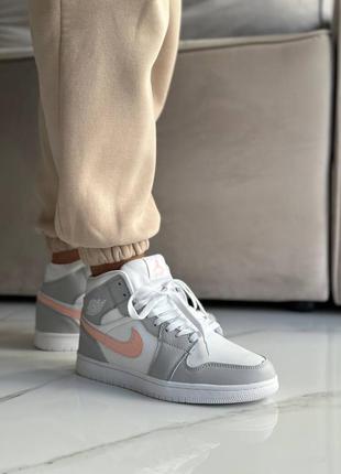 Женские зимние кроссовки nike air jordan retro 1 grey pink (fur)