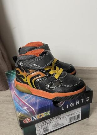 Черевики geox дитячі з мигалками