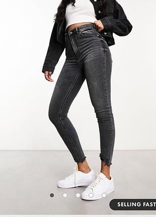 Джинси stradivarius