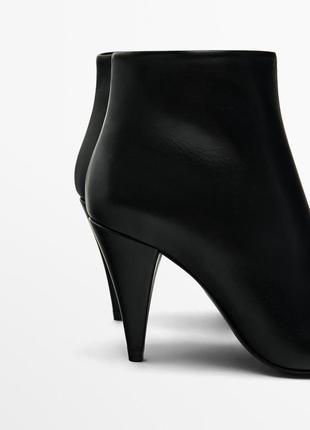 Massimo dutti шкіряні чобітки на каблуку -studio нові оригінал чорні3 фото