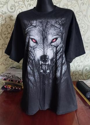 Хищный волк футболка.