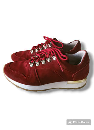 Кросівки замшеві malaspina, червоні з білою підошвою та золотистими вставками, на шнурівках, розмір 382 фото
