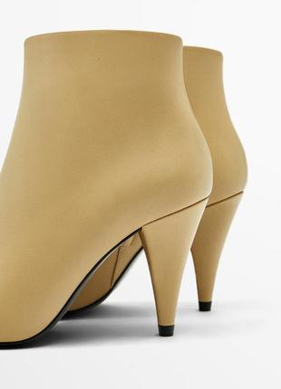 Massimo dutti шкіряні чобітки на каблуку -studio нові оригінал беж5 фото