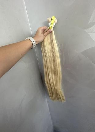 Натуральные белые волосы