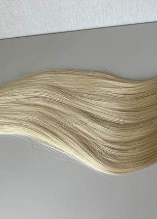 Натуральные белые волосы