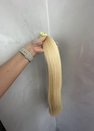 Натуральные белые волосы