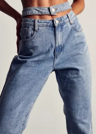 Джинси мом прямі комбіновані висока посадка джинсові штани брюки завужені бойфренди банани пояс скіні облягаючі по фігурі цупкі довгі10 фото