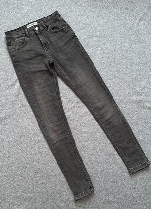 Pull&bear джинсы скинни скини в обтяжку skinny женские серые размер 265 фото
