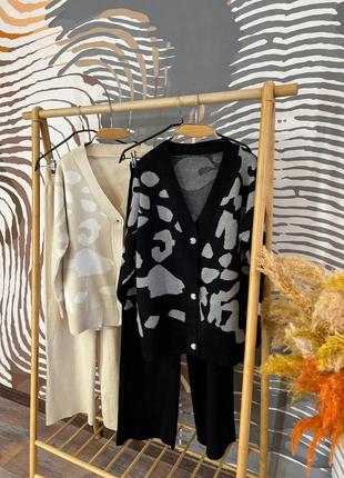 Женский брючный костюм оверсайз машинной вязки с брюками палаццо беж вязаный трикотажный кардиган кофта и брюки брюки7 фото