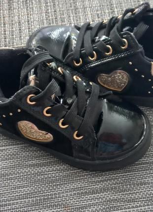 Дитячі лаковані чоботи на дівчинку 24 р.