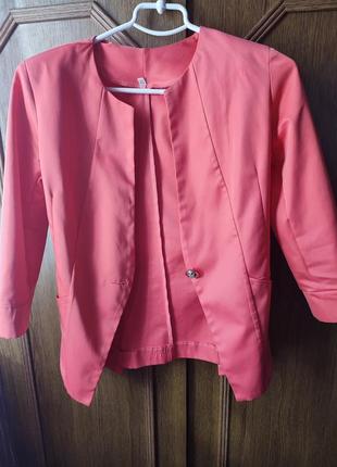 Пиджак малиновый