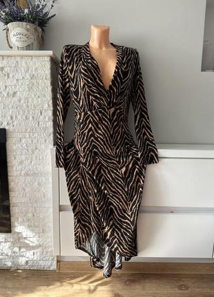 Стильное платье