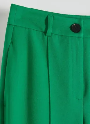 Прямые зеленые брюки со стрелками s4 фото