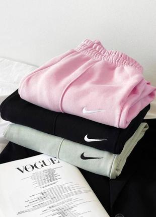 Спортивні штани nike джогери вільного крою на резинках стильні базові найк чорні сірі хакі рожеві8 фото